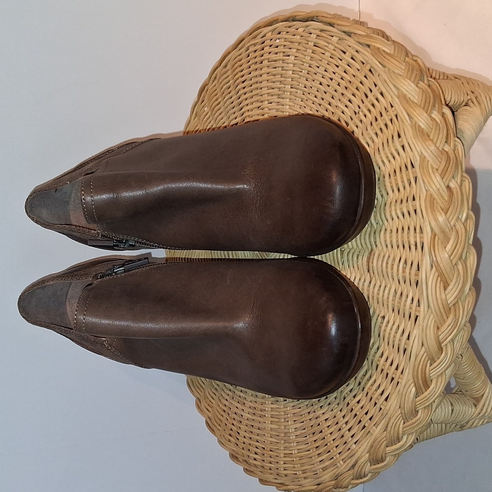 Dansko Marcia Leather Ankle Heeled  Boots. Burnished Nubuck Brown Size US 9